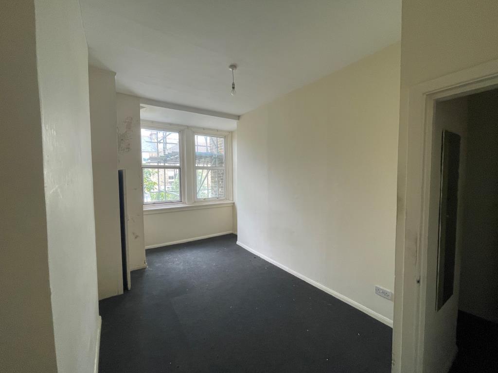 Lot: 158 - VACANT FLAT FOR IMPROVEMENT - Bedroom